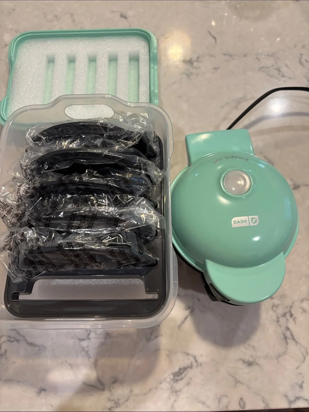 Ash Dash Multi-Plate Mini Maker in Black